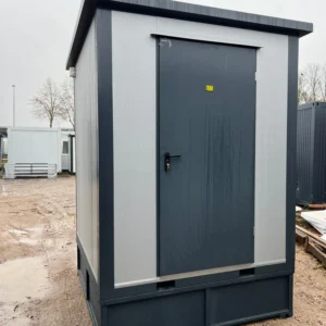 Container Sanitário 2x2m com Chuveiro e Reservatório de Água